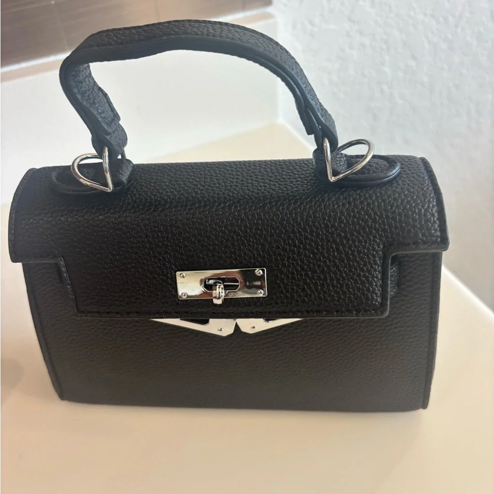 Elegant Black Leather Handbag Fits A 12 Pro Max